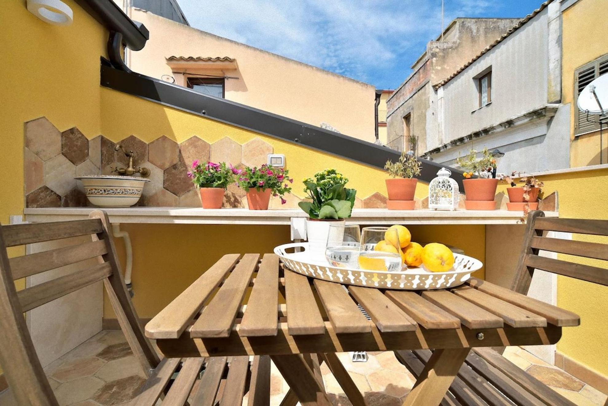 Ragusa Exclusive Flat With Terrace & Bbq Exteriör bild